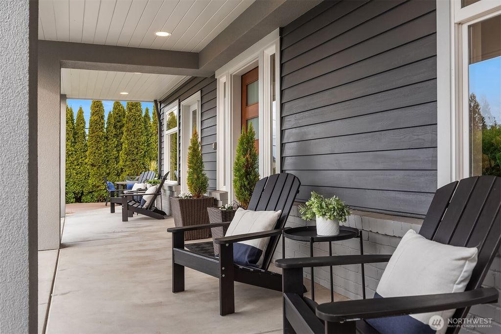 Photo of 403 6th Avenue S, Kirkland, WA 98033 (MLS # 2333330)
