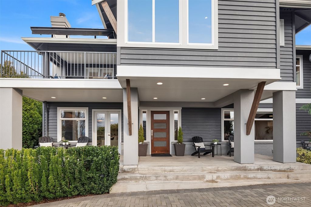 Photo of 403 6th Avenue S, Kirkland, WA 98033 (MLS # 2333330)