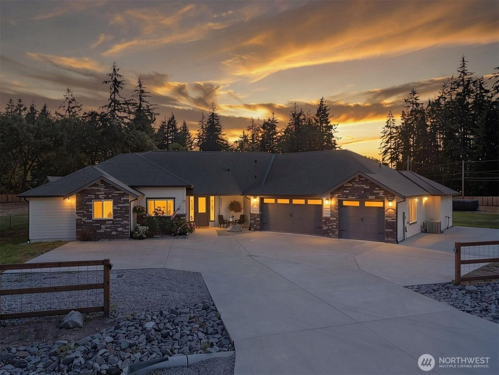 Photo of 2222 215th Street E, Spanaway, WA 98387 (MLS # 2577543)