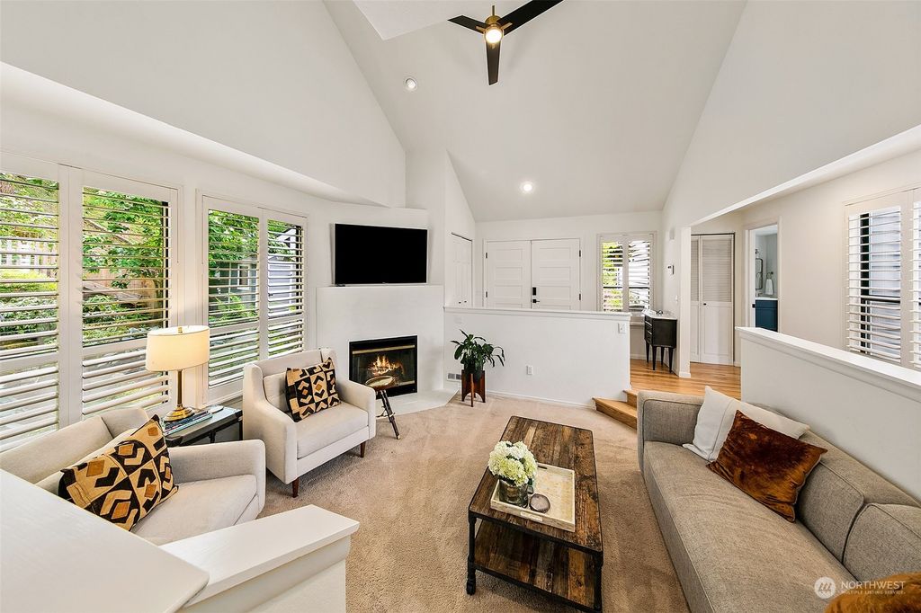 Photo of 11713 NE 105th Lane, Kirkland, WA 98033 (MLS # 2074381)