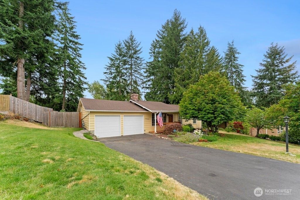 Photo of 13621 SE 173rd Place, Renton, WA 98058 (MLS # 2410719)