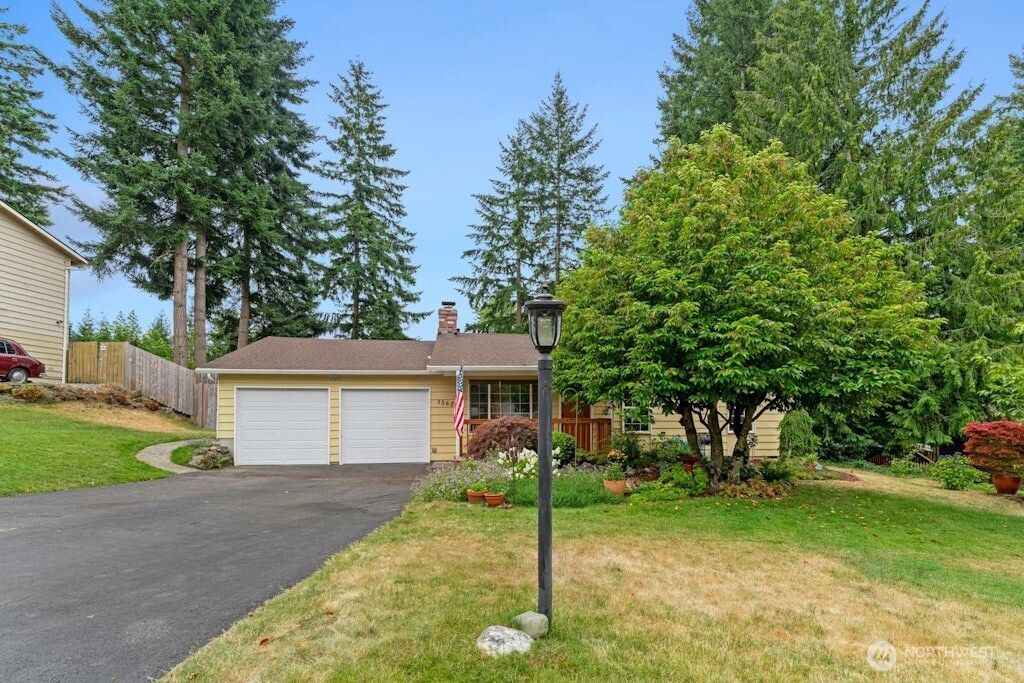 Photo of 13621 SE 173rd Place, Renton, WA 98058 (MLS # 2410719)