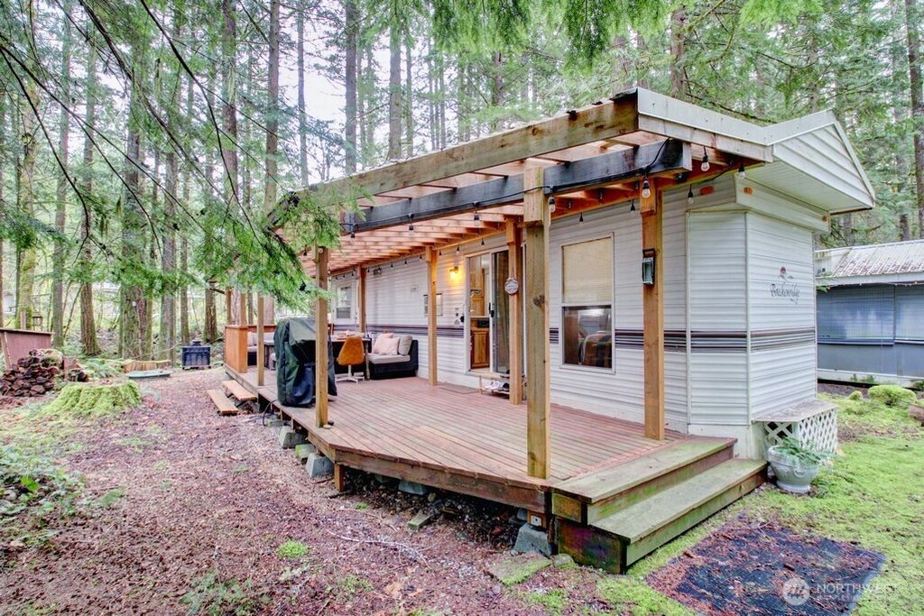 Photo of 22 Wilderness Way, Deming, WA 98244 (MLS # 2509737)