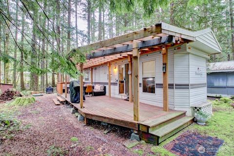 Photo of 22 Wilderness Way, Deming, WA 98244 (MLS # 2509737)