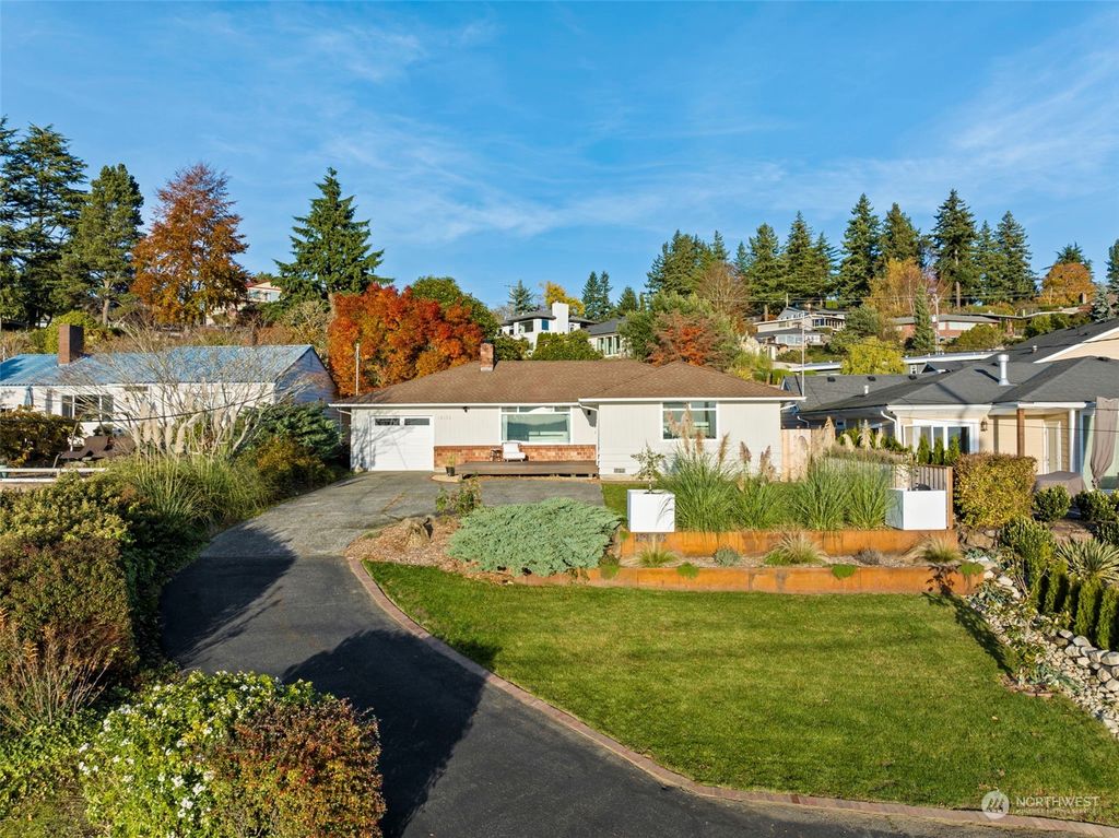 Photo of 12138 Marine View Drive SW, Burien, WA 98146 (MLS # 2210367)