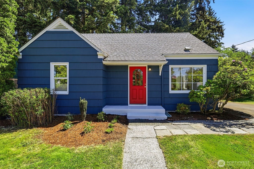 Photo of 14066 22nd Avenue NE, Seattle, WA 98125 (MLS # 2534242)