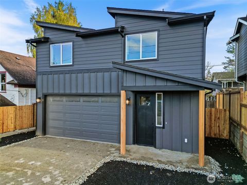 3205 19th Street B Everett WA 98201