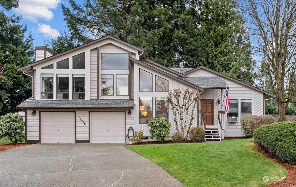 Photo of 14425 SE 258th Place, Kent, WA 98042 (MLS # 2207117)