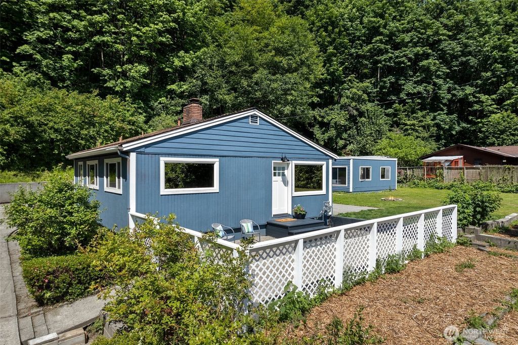 Photo of 7119 Highland Park Way SW, Seattle, WA 98106 (MLS # 2386211)