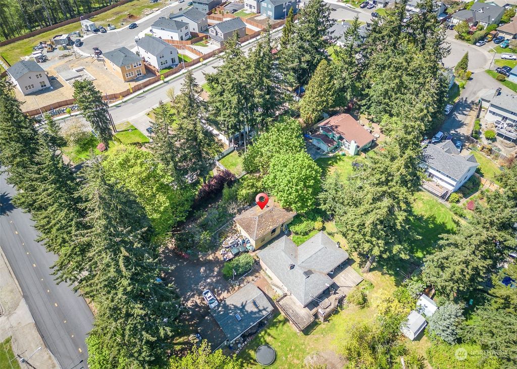 Photo of 2020 S 304th Street, Federal Way, WA 98003 (MLS # 2059164)