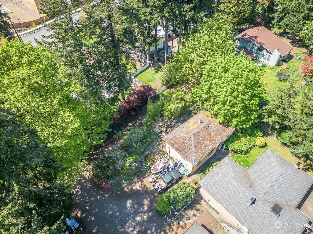 Photo of 2020 S 304th Street, Federal Way, WA 98003 (MLS # 2059164)