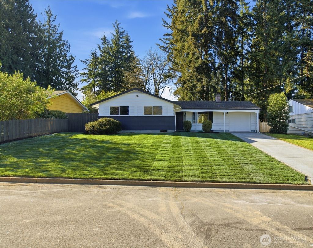 Photo of 1122 E Filbert Street, Kent, WA 98030 (MLS # 2500011)