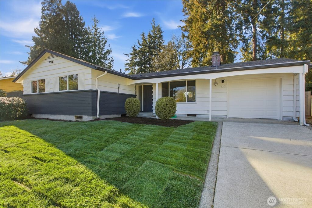 Photo of 1122 E Filbert Street, Kent, WA 98030 (MLS # 2500011)