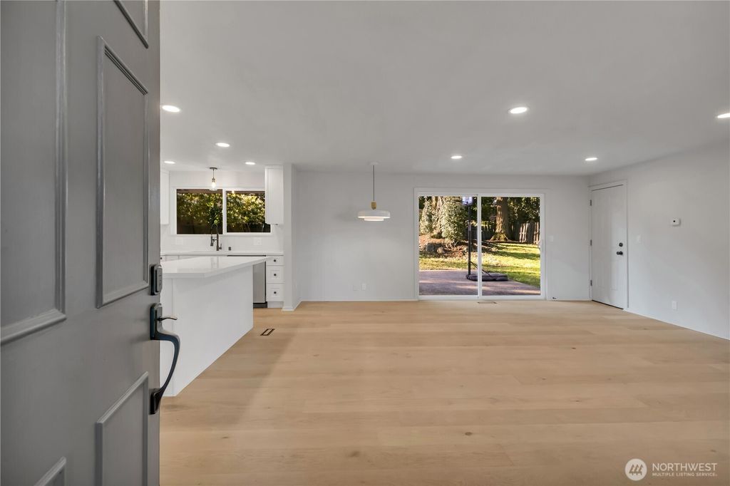 Photo of 1122 E Filbert Street, Kent, WA 98030 (MLS # 2500011)