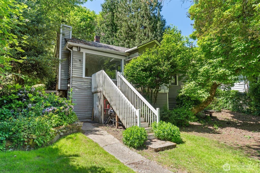 Photo of 9059 Carkeek Drive S, Seattle, WA 98118 (MLS # 2535322)