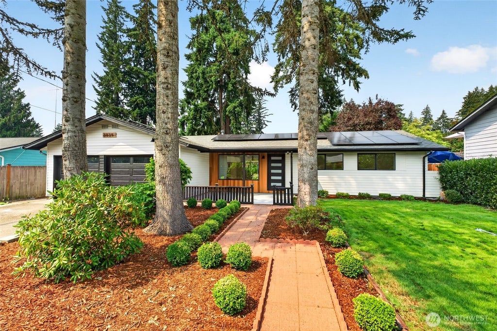 Photo of 3035 18th Street SE, Auburn, WA 98092 (MLS # 2584461)