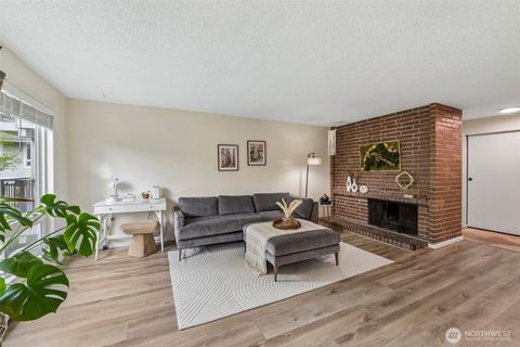Photo of 15214 NE 8th Street #G27, Bellevue, WA 98005 (MLS # 2519049)