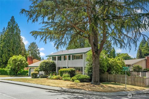 Photo of 1023 144th Place SE, Bellevue, WA 98007 (MLS # 2415139) Photo of 1023 144th Place SE, Bellevue, WA 98007 (MLS # 2415139)
