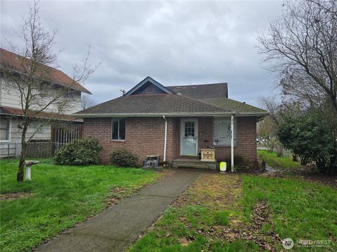 Photo of 602 18th Avenue, Longview, WA 98632 (MLS # 2454053)