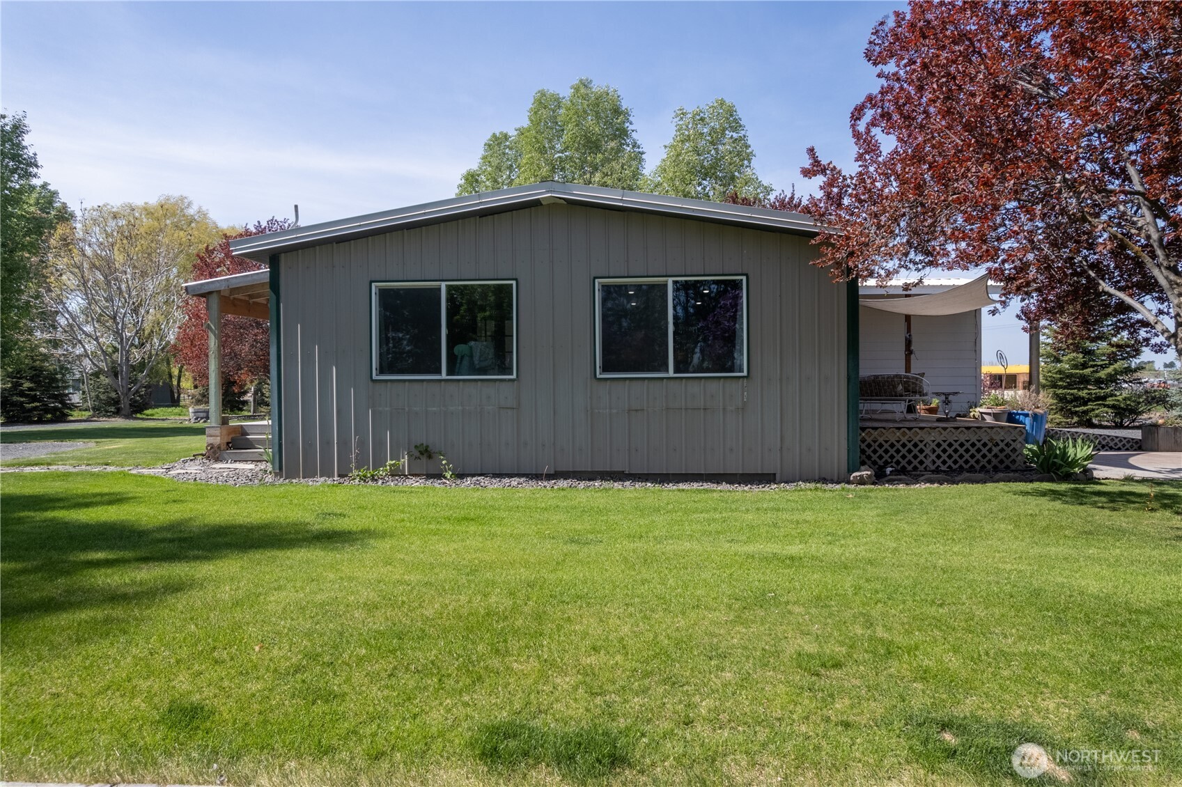 3095 E.5 NE
