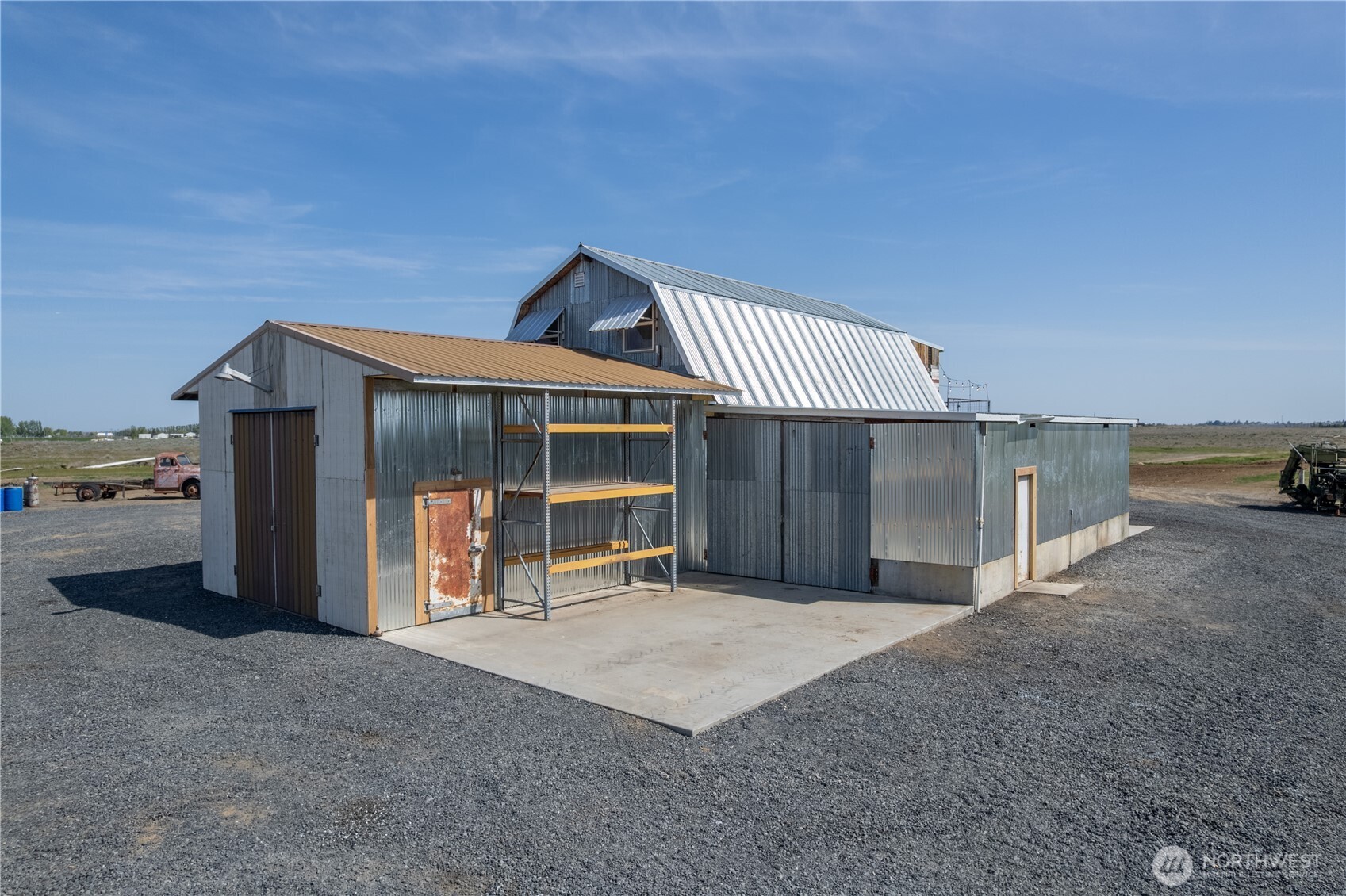 3095 E.5 NE