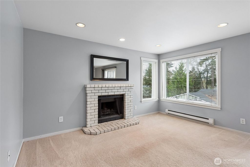 Photo of 11215 NE 128th Street #L301, Kirkland, WA 98034 (MLS # 2503030)