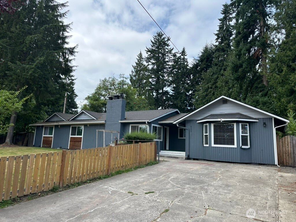 Photo of 4529 Crescent Ave, Everett, WA 98203 (MLS # 2411065)