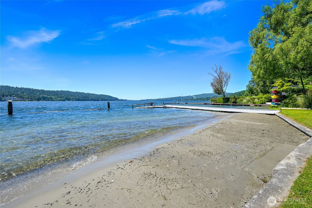 Photo of 3231 Northshore Road, Bellingham, WA 98226 (MLS # 2522659)