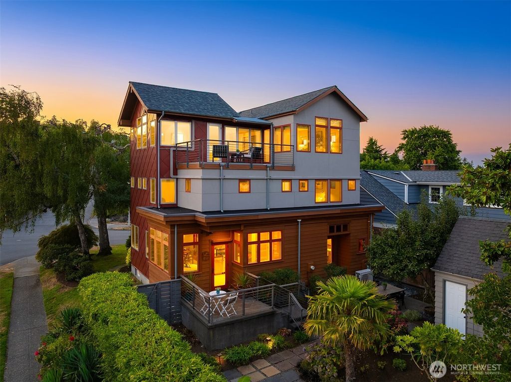 Photo of 2252 Viewmont Way W, Seattle, WA 98199 (MLS # 2428610)