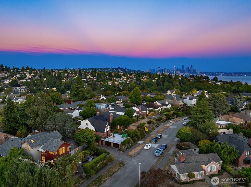 Photo of 2252 Viewmont Way W, Seattle, WA 98199 (MLS # 2428610)