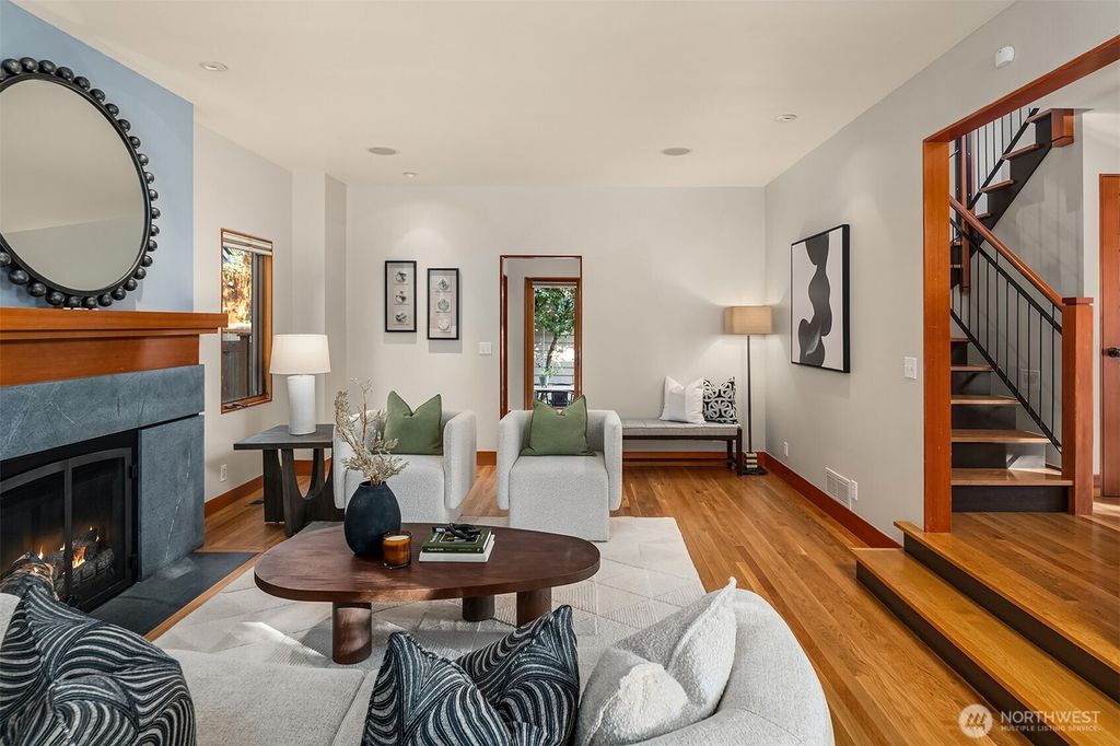 Photo of 2252 Viewmont Way W, Seattle, WA 98199 (MLS # 2428610)
