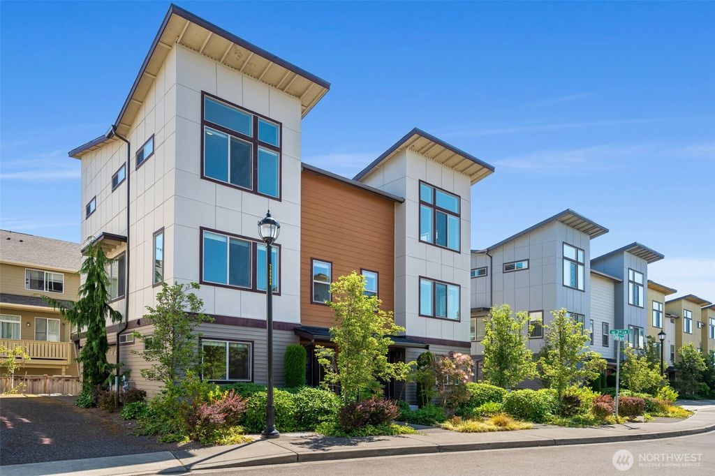 Photo of 336 CHELAN Avenue NE, Renton, WA 98059 (MLS # 2464528)