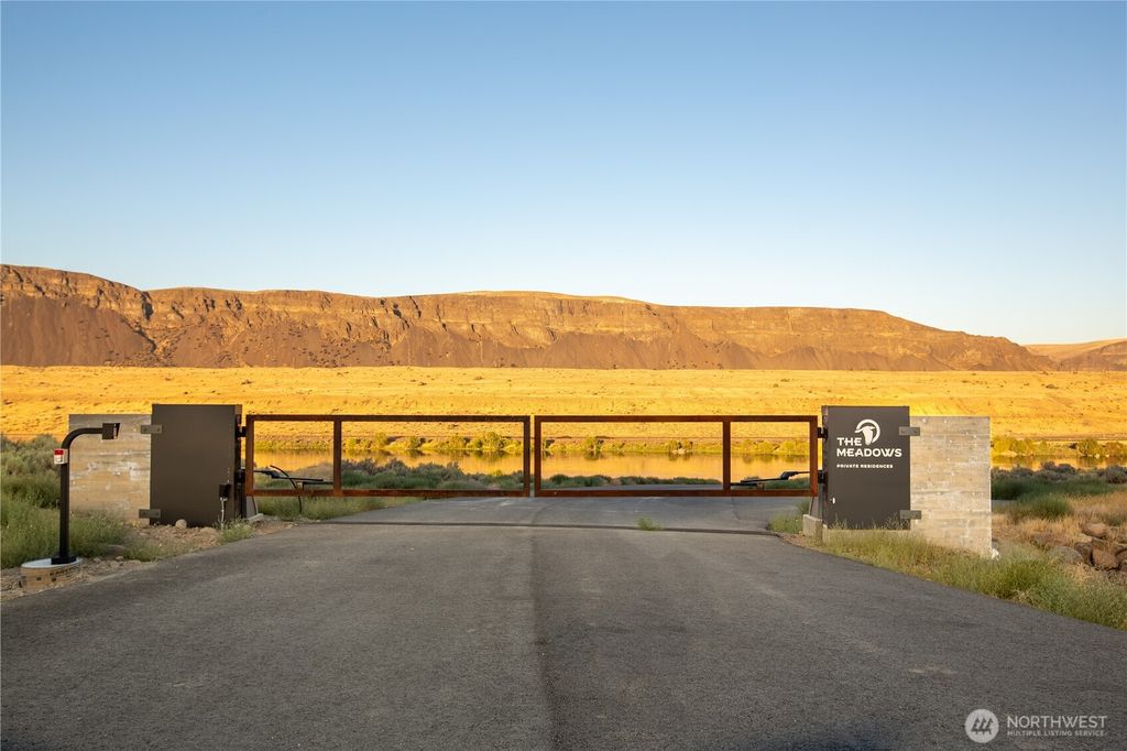 Photo of 33 Stagecoach Lane, Malaga, WA 98828 (MLS # 2501273)