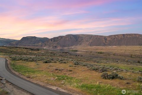 Photo of 33 Stagecoach Lane, Malaga, WA 98828 (MLS # 2501273)