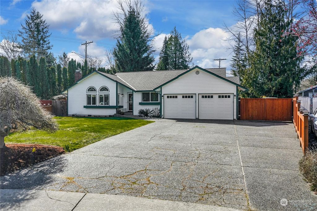 Photo of 4704 136th Place NE, Marysville, WA 98271 (MLS # 2192187)