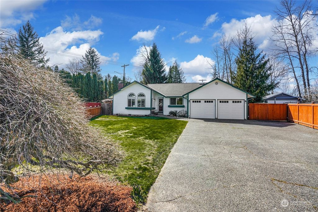 Photo of 4704 136th Place NE, Marysville, WA 98271 (MLS # 2192187)