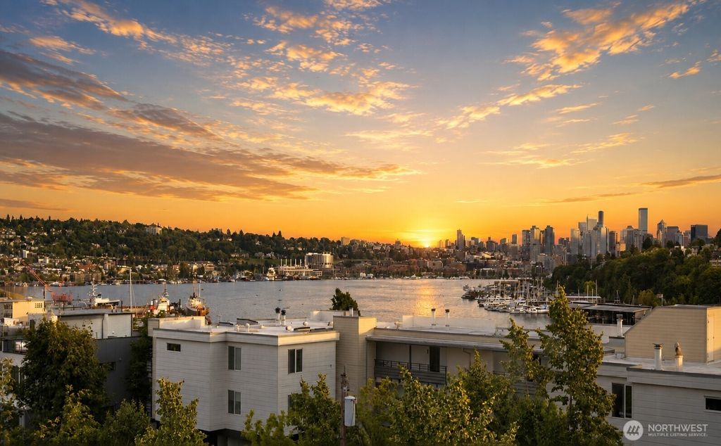 Photo of 936 N 35th Street #E, Seattle, WA 98103 (MLS # 2555429)