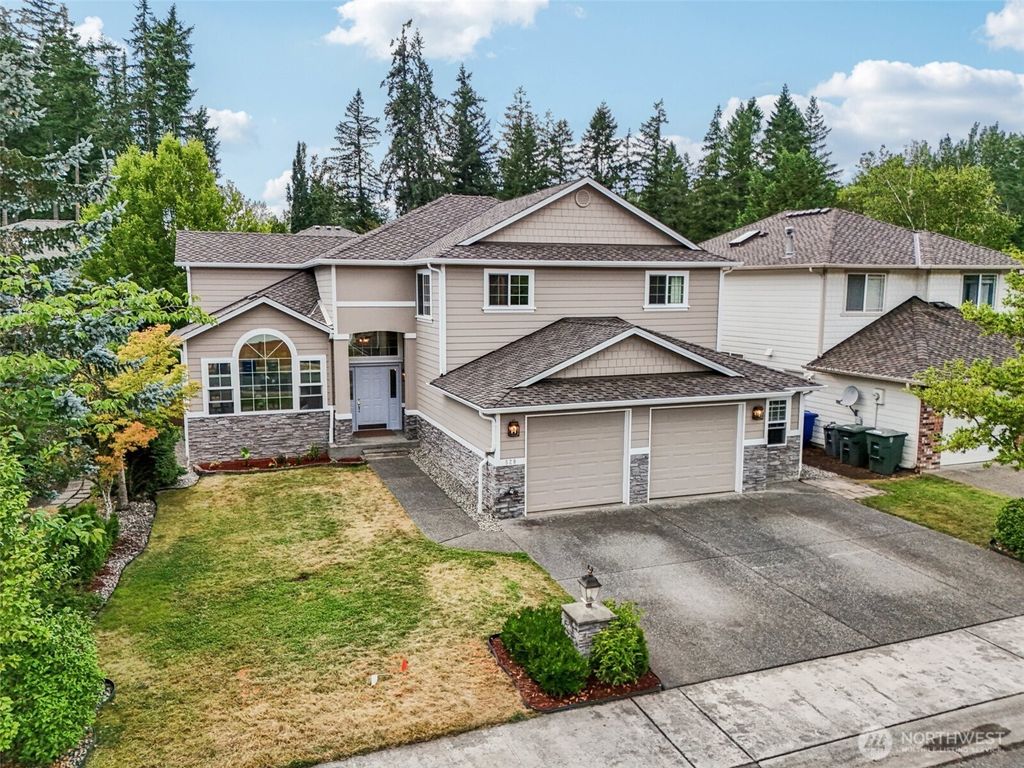 Photo of 529 235th Avenue NE, Sammamish, WA 98074 (MLS # 2415455)