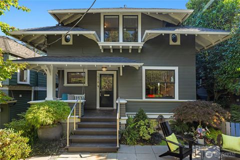 Photo of 1514 35th Avenue, Seattle, WA 98122 (MLS # 2434177)