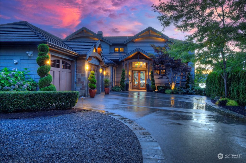 Photo of 407 East Lake Sammamish Parkway SE, Sammamish, WA 98074 (MLS # 2205158)