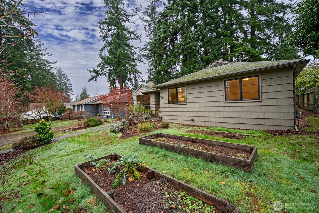 Photo of 204 NW 131st Street, Seattle, WA 98177 (MLS # 2458192)
