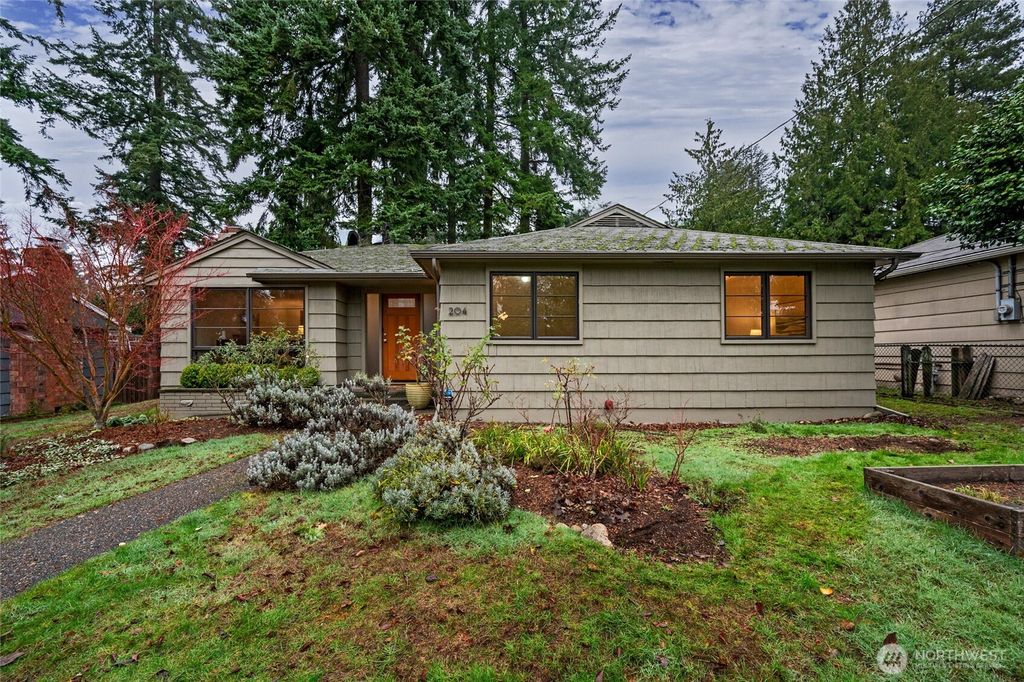 Photo of 204 NW 131st Street, Seattle, WA 98177 (MLS # 2458192)