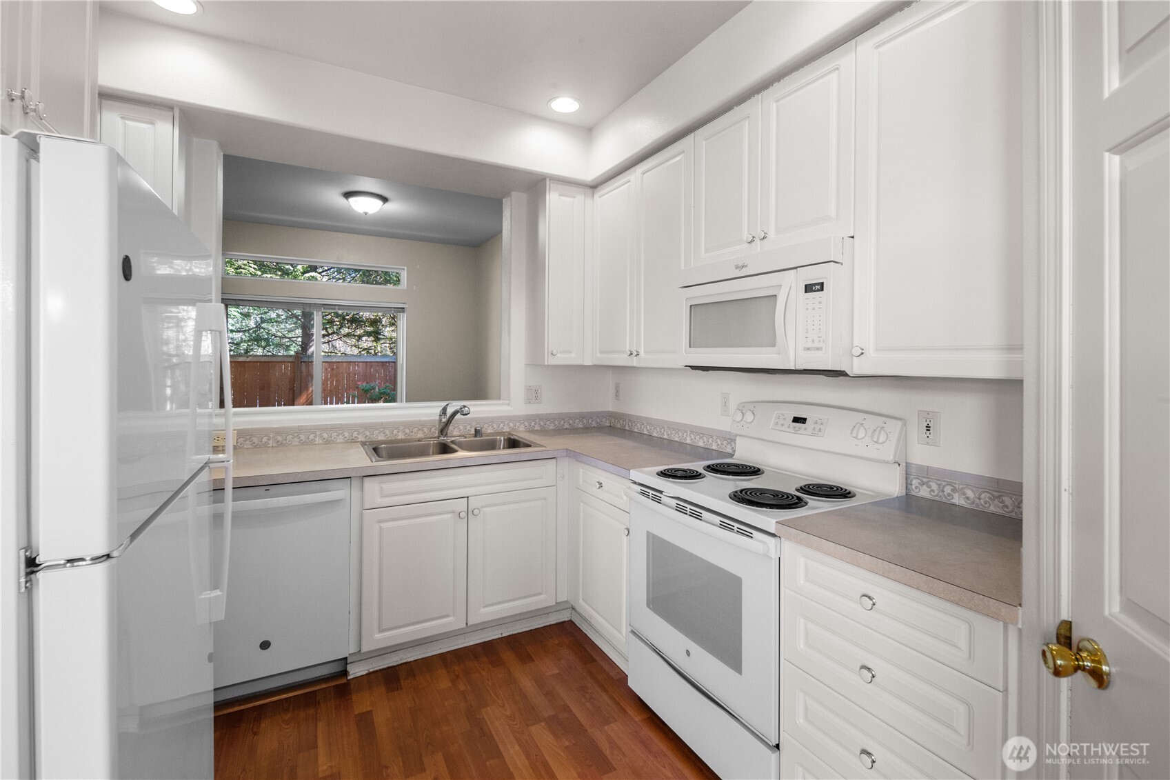 608 Chelan Place NE C