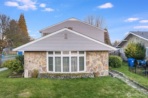 Photo of 1319 Wood Avenue, Sumner, WA 98390 (MLS # 2470096)