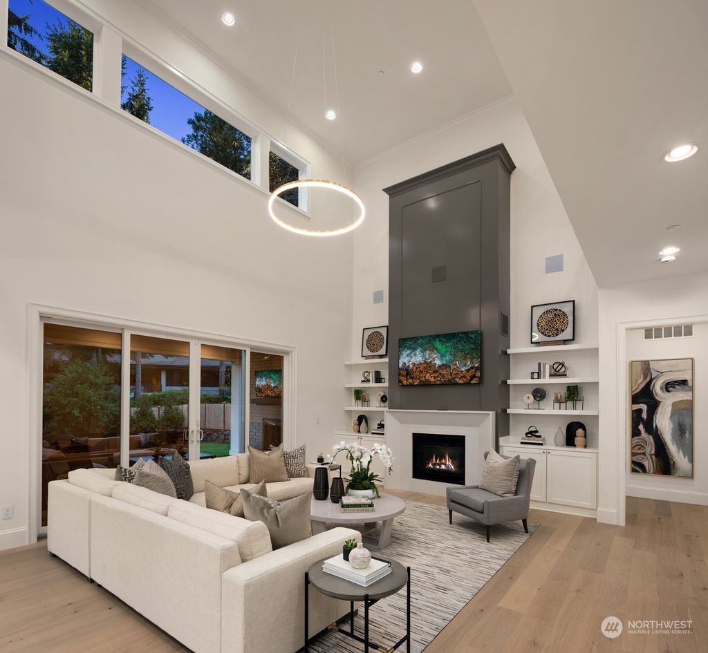 Photo of 103 109th Avenue SE, Bellevue, WA 98004 (MLS # 2284471)