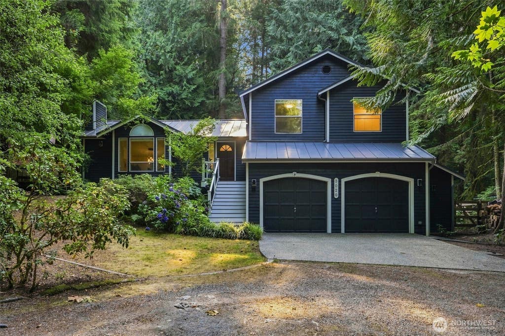 Photo of 3020 E Ames Lake Drive NE, Redmond, WA 98053 (MLS # 2570717)