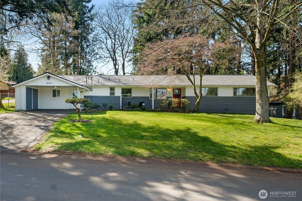 Photo of 14207 6th Avenue S, Burien, WA 98168 (MLS # 2353542)