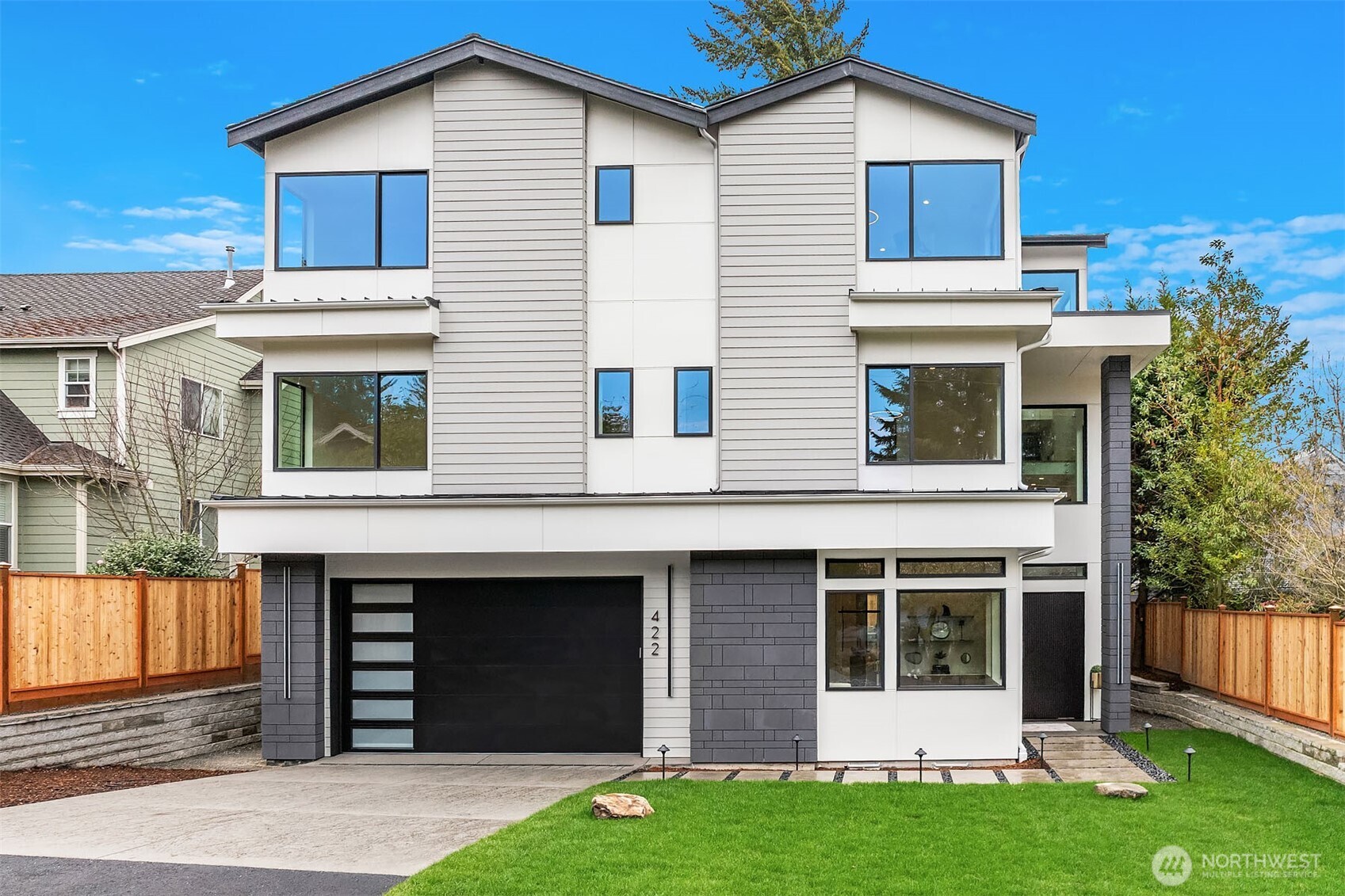 422 98th Avenue NE