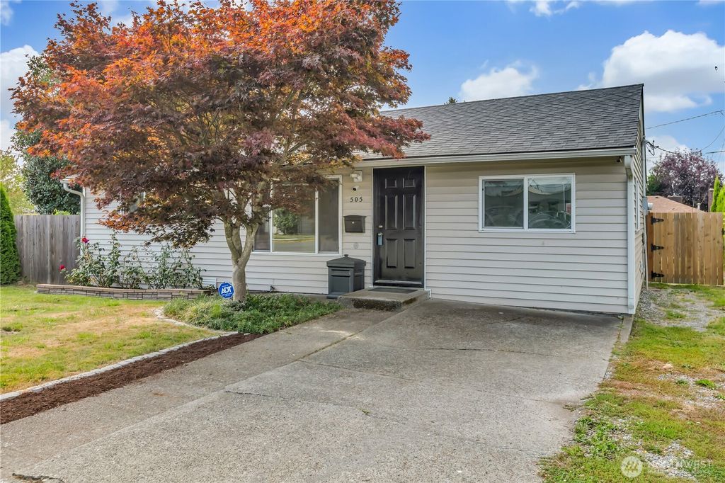 Photo of 505 B Street NE, Auburn, WA 98002 (MLS # 2434207)