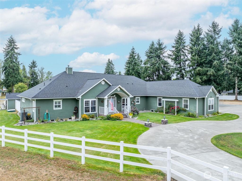Photo of 3025 Harrison Avenue, Centralia, WA 98531 (MLS # 2524690)